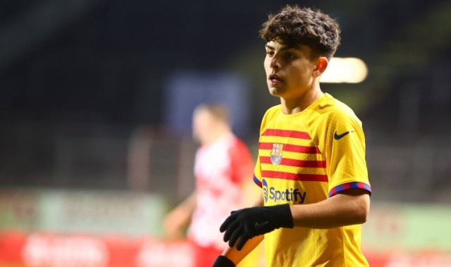 开云登录入口-18岁上演巴萨一线队首秀！每体：埃斯帕特来自拉玛西亚，曾踢中场