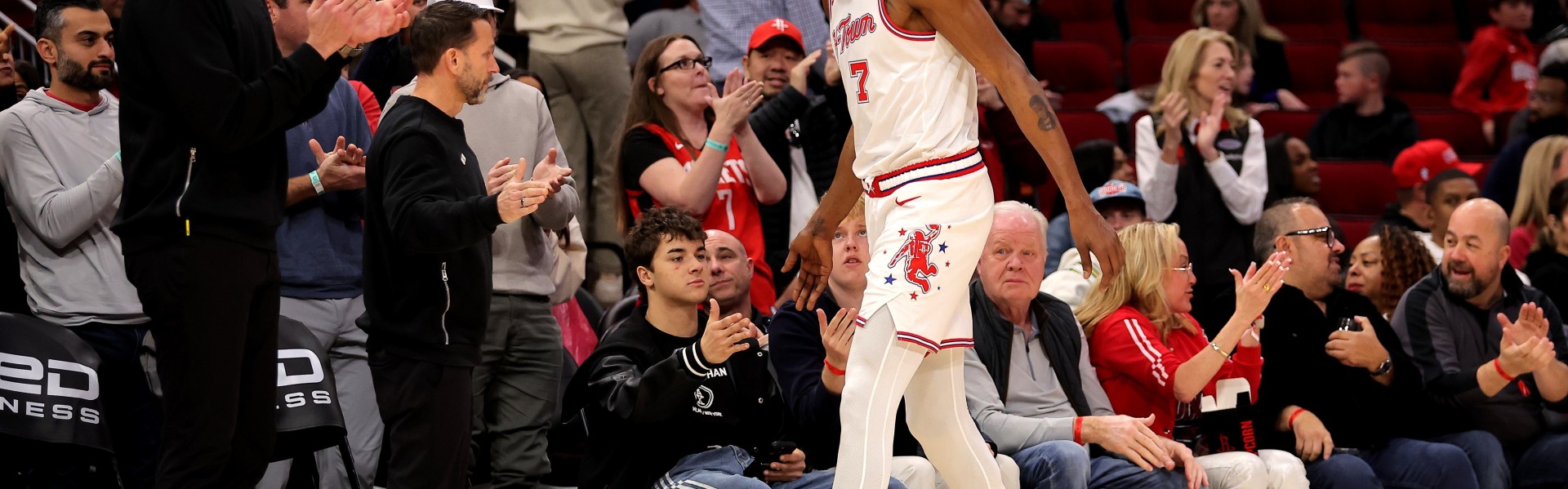 Kaiyun-NBA彩经：火箭难胜活塞 太阳擒老鹰 雷霆轻取步行者 雄鹿击退掘金