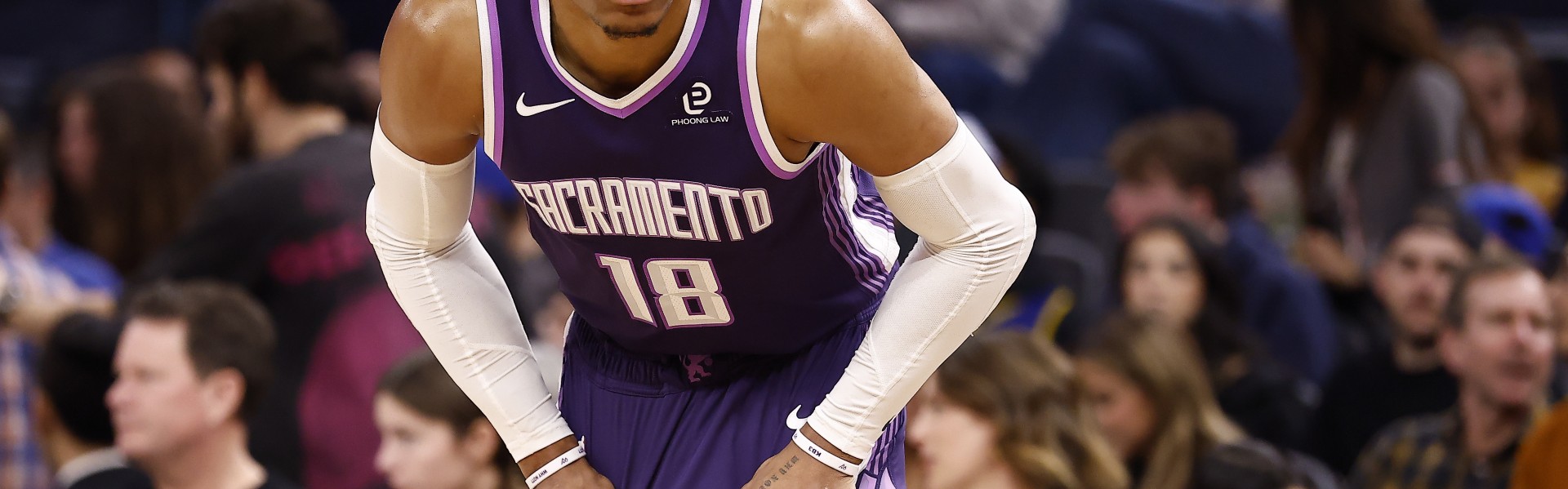 开云登录入口-三分你最准呀！威少半场有攻有传 三分5中3拿到11分3助攻