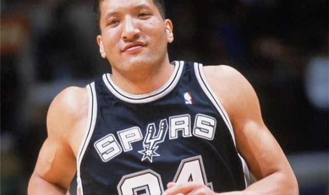 开云-巴特尔打了3年NBA，如今每月能领多少退休金？网友：难以置信|圣安东尼奥马刺队|NBA总冠军|多伦多猛龙队|丹佛掘金队|中国男篮_新浪体育_新浪新闻