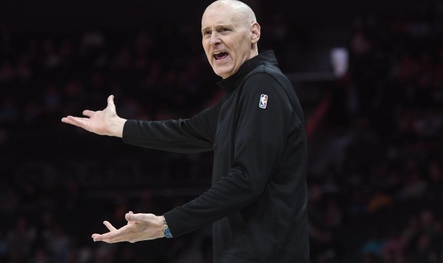 开云登录入口-卡莱尔1000胜达成！步行者13连败终结！布里奇斯空创队史第二纪录