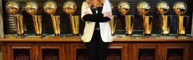 【声音】珍妮·巴斯：詹皇奠定球队基础 不惧篮网挑战