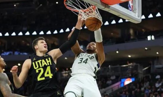 开云官方网站-终于赢了！字母哥利拉德合砍65分 雄鹿结束六连败