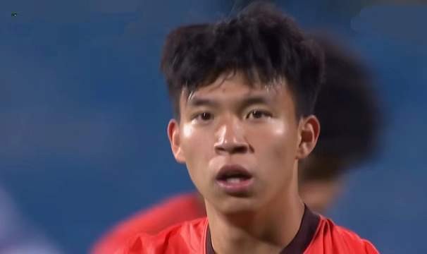 开云官方网站-蒯纪闻换晚了，李昊救了安东尼奥，U23国足一招鲜不灵 同组无弱旅