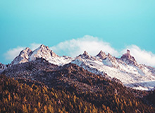 Kaiyun-亲人团聚，彭啸奶奶前来接机，祖孙二人紧紧相拥